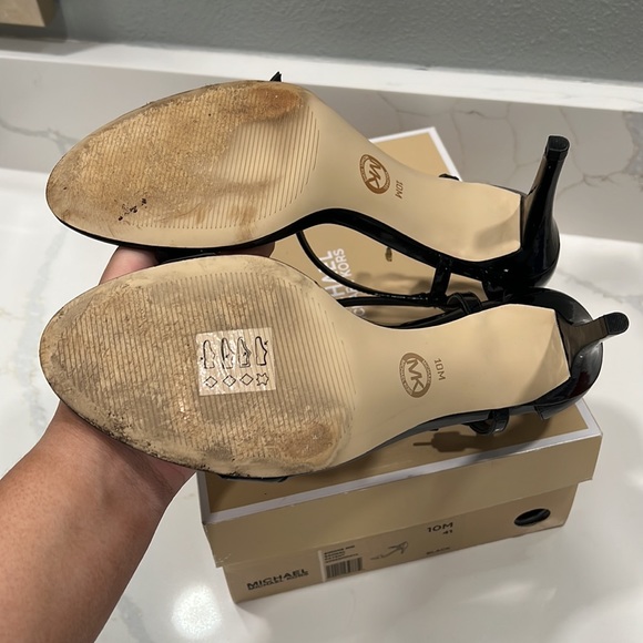 MK Simone Mid Sandals Size 10 Black Patent Leather - Picture 4 of 4